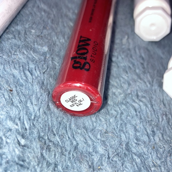 $60 Makeup Bundle from Express $180 Value GLOW STUDIO - Picture 4 of 8